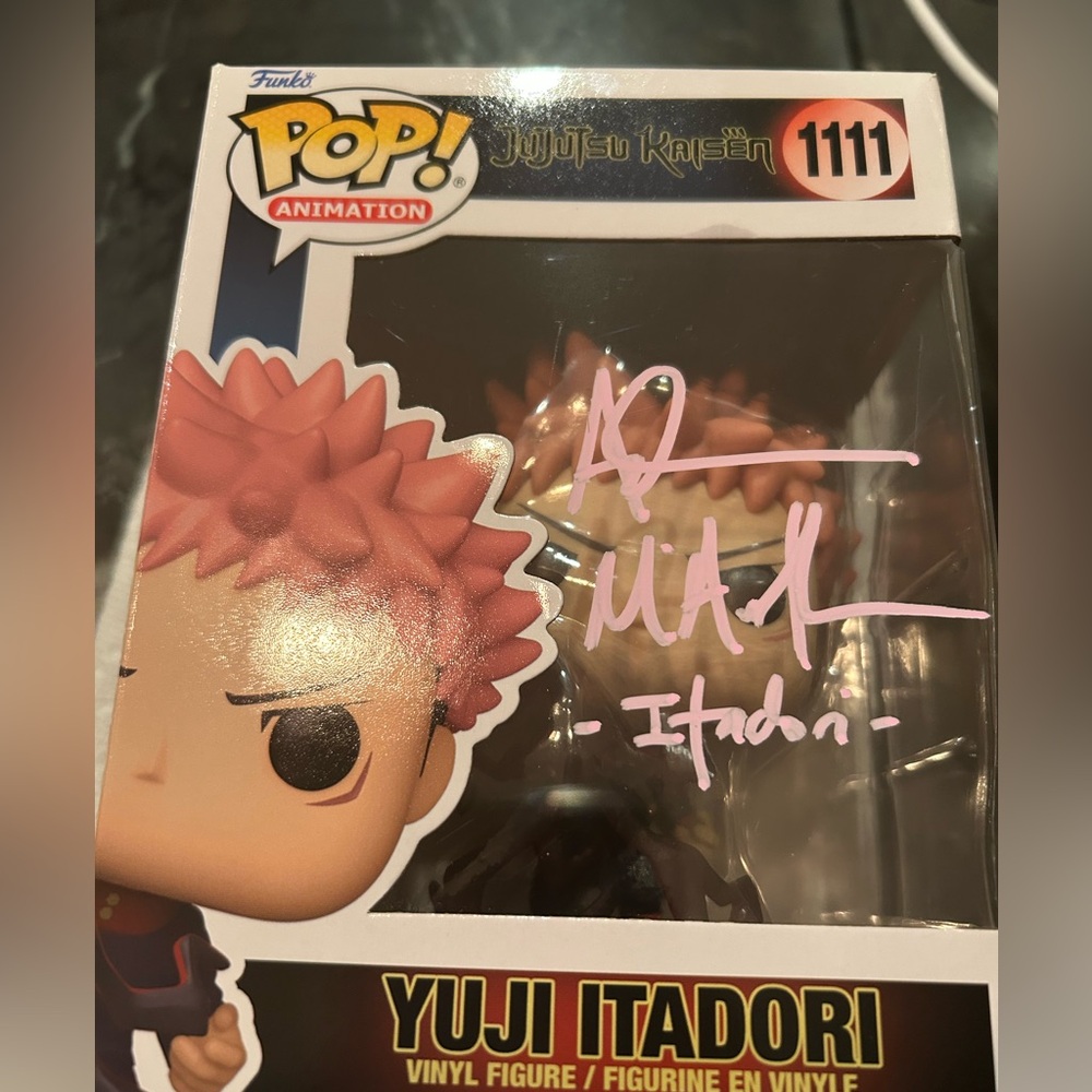 Funko Pop Yuji Itadori Vinyl Figure - Pink Hair, Black Outfit